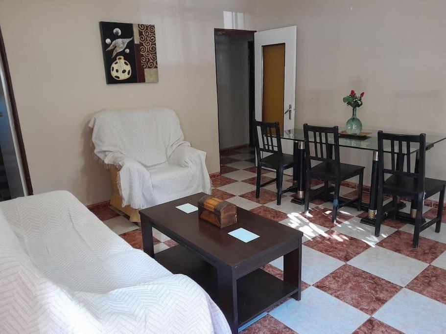 Disfruta De Un Barrio Tranquilo Apartman Alcalá de Guadaira Kültér fotó