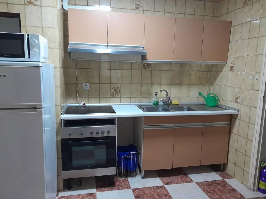 Disfruta De Un Barrio Tranquilo Apartman Alcalá de Guadaira Kültér fotó